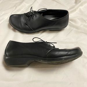 Dansko black lace up Oxford shoes size 39 or 8.5